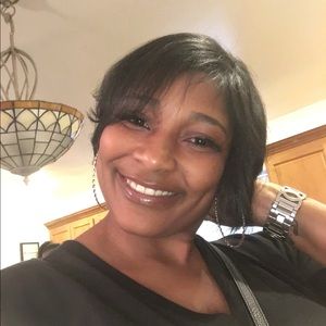 Meet your Posher, Deirdra